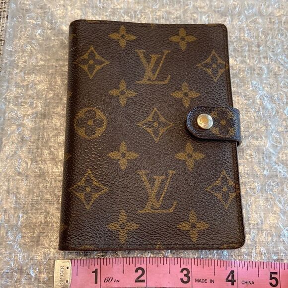 Louis Vuitton Mini Agenda Monogram cover - Picture 12 of 14
